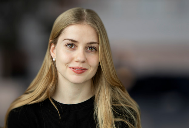 Legal Trainee hos Lundgrens Ea Helena Hvid Lundø Jyske Bank politianmeldt for groft bedrageri og bestikkelse. Bedrageri hvilket er blevet udført af Nicolai Hansen, Jeanett Kofoed-Hansen og med hjælp fra Casper Dam Olsen, Anette Kirkeby og Morten Ulrik Gade og Philip Baruch fra Lund Elmer Sandager advokater, der har hjulpet med eller stået bag økonomisk kriminalitet, Jyske Bank har efterfølgende bestukket Lundgrens advokater til ikke at fremlægge klientens svindel sag mod Jysk Bank. Hvis Jyske Bank ikke vil beskrives som bedrageriske og for at stå bag svindel mod bankens kunder så ring til mig +4522227713 Jyske Bank A/S kender mine beviser og tør derfor ikke beskylde mig for at krænke nogle af de mange kriminelle medarbejdere i Jyske Bank, det eneste Jyske Bank har turdet var den 1. Februar 2019. Hvor Lund Elmer Sandager advokater ved et bestyrelsesmedlem fra Jyske Bank, skrive til deres medvirken og korrupte Lundgrens advokater ved Dan Terkildsen, og dette gør Jyske Bank bag min ryg, hvor den advokat Philip Baruch der gentagende gange har løjet over for retten, har skrevet til Lundgrens advokater med beskyldning for at jeg har begået straffelovens overtrædelser. Jyske Bank er gentagende gange, i mails og på video blevet opfordret til at advokatbistand, måske Henrik Høpner der er ekspert i straffelovens bestemmelser vil hjælpe, jeg har også opfordret Jyske Bank til at kontakte politiet, hvis ikke Jyske Bank har lavet hverken bedrageri eller dokumentfalsk, og ej heller har brugt bestikkelse, vanhjemmel, udnyttelse, misbrug af fuldmagt, mandatsvig og den slags ting, min opfordring til Jyske Bank er at de fortæller mig det, eller at Anders Christian Dam anmoder politiet om at efterforske Jyske Bank for bedrageri. De korrupte Lundgrens advokater vil have 232.000 dkk for ikke at fremlægge klientens svindelsag mod Jyske Bank, og for at skjule og tilbageholder flere processkrifter for klienten, samt for at skjule at Jyske Bank A/S bestak Lundgrens advokater ved returkommission i en opgave om rådgivning som Niels Gram-Hanssen udførte, herefter stod 7 ansatte i Lundgrens advokater som inhabile i selskabets sag mod Jyske Bank, de medarbejdere som Lundgrens ved Dan Terkildsen sætter på sagen mod Jyske Bank er følgende. Mette Marie Nielsen der i dag ansat i Danske Bank A/S. Emil Hald Wendelbo Vinstrøm der er ansat i Rambøll A/S. Derudover har også advokat Sebastian Lysholm Nielsen, Jens Grunnet-Nilsson, Karoline Stampe Eriksen og Pernille Hellesøe været over sagen mod Jyske Bank, ingen har hjulpet klienten med noget.  Hvis der er nogle som mener de har rettelser, så i blevet opfordret flere gange til at svare på beskyldningerne, men sandheden er jo nogle gange svær at komme uden om.  Beskyldninger mod Jyske Bank der alle er skrevet af selskabets ejer til CEO Anders Christian Dam, og bankdirektørerne som Niels Erik Jakobsen, Per Skovhus eller Peter Schleidt, som kan spørger ejeren Carsten Storbjerg Skaarup om ikke at hænge Jyske Bank A/S koncernen ud som en kriminel organisation, det kræver kun dialog, selskabet der ikke kan bekæmpe korruptionen i Danmark, kan kun gøre opmærksom på problemet, som selv ansatte i Danmarks Nationalbank har sagt er en skandale. I så fald Jyske Bank eller måske Rödstenen advokater vil påstå at selskabets ejer lyver, er Jyske Bank og deres kriminelle medvirkende allerede gentagne gange blevet fremlagt muligheden for at kontakte politiet, og der bede om en efterforskning af de fremlagte oplysninger, hverken Morten Ulrik Gade eller Martin Skovsted-Nielsen der er Juridisk Direktør i Jyske Bank, eller koncernchefen CEO Anders Christian Dam, eller koncernledelsen, Benny Laibach Pedersen, Birger Krøgh Nielsen, Bo Ancher Christensen, Carsten Tirsbæk Madsen, Erik Gadeberg, Erik Qvirin Hansen, Hanne Birgitte Møller, Jes Rosendal, Klaus Naur, Knud Nørbo, Lars Stensgaard Mørch, Lars Waalen Sandberg, Martin Skovsted-Nielsen, Peer Roer Pedersen, Rune Møller, Søren Skyum Elbert, Jens Rahbek, Me Sophie Christensen, Christian Wordenskjold B. Andreasen, Dorthe Kirkeby, Torbjörn Egerdal, tør stille spørgsmålstegn til beviserne. Vedtægter som Højesteretsdommer Kurt Rasmussen fra domstolsstyrelsen sammen med advokater som Birgitte Frølund fra Horten advokater. / Jens Steen Jensen fra Kromann Reumert advokater. selskabet har ved ejeren 16-02-2023. skrevet til ledelsen i Kromann Reumert og forespørger Kromann Reumert, om advokatfirmaet ved ledelsen er enig med Jens Steen Jensens holdninger, advokaterne har ikke svaret, hvilket viser at Kromann Reumert advokater som selskab er enige, med også Jurist Rikke Skadhauge Seerup Krogsgaard tidl. Forbrugerklagenævnet, nu Lægemiddelstyrelsen. og Henrik Hyltoft fra Dansk erhverv der har afgjort en lovreglen, som blot skal stadfæstes i Folketinget, således de er glædende for alle samfundets borger, der måtte have brug for en advokat.  Som en direkte følge af de illoyale Lundgrens handlinger der har hjulpet Jyske bank med at lave bedrageri. :-) Ønsker du nogle udskrifter af klage 5. juni 2020. dokumenter eller af advokatnævnets afgørelse 30 juni 2021. så kan i skrive til banknyt@gmail.com mærk. Ønsker at se følgende dokumentation    Advokatnævnet har lavet denne beslutning for at dække over korruption i Danmark, og for at dække over Jyske Banks forbrydelser, hvilket er sket som led i nepotisme, kammerateri og sker gennem staten og myndigheder samt partnere for at beskytte statens egne økonomiske interesser i Jyske Bank, og som igen sker på bekostning af retssikkerheden, og fratagelse af danskernes egen ret til at bestemme over deres egen sag eller sager. Jyske Bank skjuler bankens bedrageri, hvilket er udført i forening og derfor er kaldet for organiseret kriminalitet. Find the corrupt Lundgren lawyers here. Lundgrens Advokatpartnerselskab Tuborg Boulevard 12 DK-2900 Hellerup info@lundgrens.dk +45 3525 2535 Lundgrens advokater er korrupte, efter Jyske Bank har bestukket Lundgrens advokater til ikke at fremlægge klients svig påstande mod Jyske Bank, du finder de Lundgrens advokater i Regus Management ejendomme. Mød det korrupte Lundgrens på Tuborg Boulevard 12. 2900 Hellerup. Remember now. A false or corrupt lawyer is a threat to the Danish legal community. :-) Her er de advokat etiske regler som Lundgrens advokater arbejder efter, tør du bruge Lundgrens advokater, tør du stole på Lundgrens advokater, som mener.  Det er ikke en overtrædelse af god advokatskik: At det alene er advokaterne, der bestemmer hvad en klient må få fremlagt af påstande og anbringer. Det er ikke en overtrædelse af god advokatskik: At det alene er advokaterne, som bestemmer hvilket beviser en klient må få fremlagt til klientens påstande og anbringer. Det er ikke en overtrædelse af god advokatskik: At advokaten ændrer i klientens påstand, hvis en klient påstår noget er u-sandt, falsk, eller ugyldig, så må advokaten gerne ændre klientens påstand til det modsatte. Det er ikke en overtrædelse af god advokatskik: At advokater ikke svare på klientens henvendelser. Det er ikke en overtrædelse af god advokatskik: At advokater ikke dele sagsøgers processkrifter med klienten. Det er ikke en overtrædelse af god advokatskik: At advokater ikke dele sagsøgtes processkrifter med klienten. Det er ikke en overtrædelse af god advokatskik: At advokater ikke deler alle retsbøger med klienten. Det er ikke en overtrædelse af god advokatskik: At advokater ikke udleverer klienten kopi af alle retsbøger, selv om klienten anmoder advokaten om det. Det er ikke en overtrædelse af god advokatskik: At advokater ikke udleverer klienten kopi af alle retsbøger, selv om klienten anmoder både advokaten, men også domstolen om det. “Hvilket skete ved at anmode domstolen om aktindsigt i sin sag mod Jyske Bank A/S da Lundgrens advokater ikke ville udlevere klienten kopi af alle retsbøger og processkrifter.” Det er ikke en overtrædelse af god advokatskik: At selv om advokater har bekræftet mundtligt, ”eller med optagelse” overfor deres klienter, at disse advokater ikke fremlægger noget for retten, uden klienten er helt enig med advokaten, selv om advokater mod instruks, efterfølgende fremlægge påstande, der ikke er sammenligneligt med klientens påstande. Det er ikke en overtrædelse af god advokatskik: At advokater ændrer i klientens anbringender, selv om klienten har skrevet til advokaten, du må intet fremlægge for domstolen, uden at jeg ”klienten” har godkendt det. Det er ikke en overtrædelse af god advokatskik: At advokater ændrer klientens anbringender, også uden at oplyse klienten noget om det, altså advokater behøver ikke at dele noget af det som advokaten fremlægger med klienten. Det er ikke en overtrædelse af god advokatskik: At advokater indkalder andre vidner end dem klienten har sagt, også uden at oplyse klienten noget om det. Det er ikke en overtrædelse af god advokatskik: At advokater fjerne klientens vidner, også uden at oplyse klienten noget om det. Det er ikke en overtrædelse af god advokatskik: At advokater laver litrerings rod, ved fremlæggelse af bilag, og så efterfølgende beskylder klienten for det. Det er ikke en overtrædelse af god advokatskik: At advokater vildleder klienten. Det er ikke en overtrædelse af god advokatskik: At advokater skriver ydelser på en klient, så som taxaregninger på en klient, selv om det ikke vedrører klienten. Det er ikke en overtrædelse af god advokatskik: At advokater ikke svare klienten på spørgsmål der omhandler spørgsmål, hvorvidt andre advokater fra samme advokatkontoret, måtte have arbejder for den samme virksomhed, som klientens advokaten er ansat til at fremlægge en svig og falsk sag imod. Det er ikke en overtrædelse af god advokatskik: At advokater ikke svare deres klienter på spørgsmål, og som advokaten bagefter tager honorar / betaling for ikke at svare på det deres klienter spørger om. Det er ikke en overtrædelse af god advokatskik: At advokater skjuler overfor deres klienter, når retten har skrevet til advokaten at retten vil se bort fra klientens egne fremlagte skriftlige vidneforklaringer, med klientens påstande og bilag som understøtter klientens forklaring, hvilket klienten selv sendte til retten, efter advokaten desværre glemte at fremlægge klientens påstande for retten. Det er ikke en overtrædelse af god advokatskik: At en advokat opfordrer en klient til at fortsætte med at udføre handlinger, som modpartens advokat i en sag, har skrevet til klientens advokat er strafbar handling. Det er ikke en overtrædelse af god advokatskik: At en advokat tilbageholder breve for klienten, hvori klienten beskyldes for at begå strafbar handling, eftersom advokater ikke behøver oplyse klienten om at klienten, beskyldes for at for at overtræde straffeloven. Det er ikke en overtrædelse af god advokatskik: At bryde tavshedspligten ved i retsforhold, ikke at skjule mailadresser som er sendt BBC. og som klienten naturligt ønsker skjult. Hilsen Jyske Bank bilen som den konservative Dan Terkildsen elsker Jyske Bank bilen.