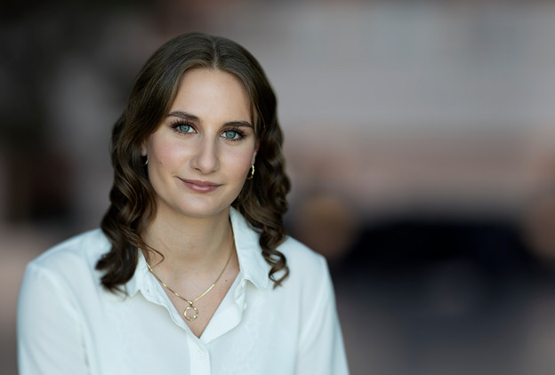 Legal Trainee hos Lundgrens Emma Trap Kahr Jyske Bank politianmeldt for groft bedrageri og bestikkelse. Bedrageri hvilket er blevet udført af Nicolai Hansen, Jeanett Kofoed-Hansen og med hjælp fra Casper Dam Olsen, Anette Kirkeby og Morten Ulrik Gade og Philip Baruch fra Lund Elmer Sandager advokater, der har hjulpet med eller stået bag økonomisk kriminalitet, Jyske Bank har efterfølgende bestukket Lundgrens advokater til ikke at fremlægge klientens svindel sag mod Jysk Bank. Hvis Jyske Bank ikke vil beskrives som bedrageriske og for at stå bag svindel mod bankens kunder så ring til mig +4522227713 Jyske Bank A/S kender mine beviser og tør derfor ikke beskylde mig for at krænke nogle af de mange kriminelle medarbejdere i Jyske Bank, det eneste Jyske Bank har turdet var den 1. Februar 2019. Hvor Lund Elmer Sandager advokater ved et bestyrelsesmedlem fra Jyske Bank, skrive til deres medvirken og korrupte Lundgrens advokater ved Dan Terkildsen, og dette gør Jyske Bank bag min ryg, hvor den advokat Philip Baruch der gentagende gange har løjet over for retten, har skrevet til Lundgrens advokater med beskyldning for at jeg har begået straffelovens overtrædelser. Jyske Bank er gentagende gange, i mails og på video blevet opfordret til at advokatbistand, måske Henrik Høpner der er ekspert i straffelovens bestemmelser vil hjælpe, jeg har også opfordret Jyske Bank til at kontakte politiet, hvis ikke Jyske Bank har lavet hverken bedrageri eller dokumentfalsk, og ej heller har brugt bestikkelse, vanhjemmel, udnyttelse, misbrug af fuldmagt, mandatsvig og den slags ting, min opfordring til Jyske Bank er at de fortæller mig det, eller at Anders Christian Dam anmoder politiet om at efterforske Jyske Bank for bedrageri. De korrupte Lundgrens advokater vil have 232.000 dkk for ikke at fremlægge klientens svindelsag mod Jyske Bank, og for at skjule og tilbageholder flere processkrifter for klienten, samt for at skjule at Jyske Bank A/S bestak Lundgrens advokater ved returkommission i en opgave om rådgivning som Niels Gram-Hanssen udførte, herefter stod 7 ansatte i Lundgrens advokater som inhabile i selskabets sag mod Jyske Bank, de medarbejdere som Lundgrens ved Dan Terkildsen sætter på sagen mod Jyske Bank er følgende. Mette Marie Nielsen der i dag ansat i Danske Bank A/S. Emil Hald Wendelbo Vinstrøm der er ansat i Rambøll A/S. Derudover har også advokat Sebastian Lysholm Nielsen, Jens Grunnet-Nilsson, Karoline Stampe Eriksen og Pernille Hellesøe været over sagen mod Jyske Bank, ingen har hjulpet klienten med noget. Hvis der er nogle som mener de har rettelser, så i blevet opfordret flere gange til at svare på beskyldningerne, men sandheden er jo nogle gange svær at komme uden om. Beskyldninger mod Jyske Bank der alle er skrevet af selskabets ejer til CEO Anders Christian Dam, og bankdirektørerne som Niels Erik Jakobsen, Per Skovhus eller Peter Schleidt, som kan spørger ejeren Carsten Storbjerg Skaarup om ikke at hænge Jyske Bank A/S koncernen ud som en kriminel organisation, det kræver kun dialog, selskabet der ikke kan bekæmpe korruptionen i Danmark, kan kun gøre opmærksom på problemet, som selv ansatte i Danmarks Nationalbank har sagt er en skandale. I så fald Jyske Bank eller måske Rödstenen advokater vil påstå at selskabets ejer lyver, er Jyske Bank og deres kriminelle medvirkende allerede gentagne gange blevet fremlagt muligheden for at kontakte politiet, og der bede om en efterforskning af de fremlagte oplysninger, hverken Morten Ulrik Gade eller Martin Skovsted-Nielsen der er Juridisk Direktør i Jyske Bank, eller koncernchefen CEO Anders Christian Dam, eller koncernledelsen, Benny Laibach Pedersen, Birger Krøgh Nielsen, Bo Ancher Christensen, Carsten Tirsbæk Madsen, Erik Gadeberg, Erik Qvirin Hansen, Hanne Birgitte Møller, Jes Rosendal, Klaus Naur, Knud Nørbo, Lars Stensgaard Mørch, Lars Waalen Sandberg, Martin Skovsted-Nielsen, Peer Roer Pedersen, Rune Møller, Søren Skyum Elbert, Jens Rahbek, Me Sophie Christensen, Christian Wordenskjold B. Andreasen, Dorthe Kirkeby, Torbjörn Egerdal, tør stille spørgsmålstegn til beviserne. Vedtægter som Højesteretsdommer Kurt Rasmussen fra domstolsstyrelsen sammen med advokater som Birgitte Frølund fra Horten advokater. / Jens Steen Jensen fra Kromann Reumert advokater. selskabet har ved ejeren 16-02-2023. skrevet til ledelsen i Kromann Reumert og forespørger Kromann Reumert, om advokatfirmaet ved ledelsen er enig med Jens Steen Jensens holdninger, advokaterne har ikke svaret, hvilket viser at Kromann Reumert advokater som selskab er enige, med også Jurist Rikke Skadhauge Seerup Krogsgaard tidl. Forbrugerklagenævnet, nu Lægemiddelstyrelsen. og Henrik Hyltoft fra Dansk erhverv der har afgjort en lovreglen, som blot skal stadfæstes i Folketinget, således de er glædende for alle samfundets borger, der måtte have brug for en advokat. Som en direkte følge af de illoyale Lundgrens handlinger der har hjulpet Jyske bank med at lave bedrageri. :-) Ønsker du nogle udskrifter af klage 5. juni 2020. dokumenter eller af advokatnævnets afgørelse 30 juni 2021. så kan i skrive til banknyt@gmail.com mærk. Ønsker at se følgende dokumentation Advokatnævnet har lavet denne beslutning for at dække over korruption i Danmark, og for at dække over Jyske Banks forbrydelser, hvilket er sket som led i nepotisme, kammerateri og sker gennem staten og myndigheder samt partnere for at beskytte statens egne økonomiske interesser i Jyske Bank, og som igen sker på bekostning af retssikkerheden, og fratagelse af danskernes egen ret til at bestemme over deres egen sag eller sager. Jyske Bank skjuler bankens bedrageri, hvilket er udført i forening og derfor er kaldet for organiseret kriminalitet. Find the corrupt Lundgren lawyers here. Lundgrens Advokatpartnerselskab Tuborg Boulevard 12 DK-2900 Hellerup info@lundgrens.dk +45 3525 2535 Lundgrens advokater er korrupte, efter Jyske Bank har bestukket Lundgrens advokater til ikke at fremlægge klients svig påstande mod Jyske Bank, du finder de Lundgrens advokater i Regus Management ejendomme. Mød det korrupte Lundgrens på Tuborg Boulevard 12. 2900 Hellerup. Remember now. A false or corrupt lawyer is a threat to the Danish legal community. :-) Her er de advokat etiske regler som Lundgrens advokater arbejder efter, tør du bruge Lundgrens advokater, tør du stole på Lundgrens advokater, som mener. Det er ikke en overtrædelse af god advokatskik: At det alene er advokaterne, der bestemmer hvad en klient må få fremlagt af påstande og anbringer. Det er ikke en overtrædelse af god advokatskik: At det alene er advokaterne, som bestemmer hvilket beviser en klient må få fremlagt til klientens påstande og anbringer. Det er ikke en overtrædelse af god advokatskik: At advokaten ændrer i klientens påstand, hvis en klient påstår noget er u-sandt, falsk, eller ugyldig, så må advokaten gerne ændre klientens påstand til det modsatte. Det er ikke en overtrædelse af god advokatskik: At advokater ikke svare på klientens henvendelser. Det er ikke en overtrædelse af god advokatskik: At advokater ikke dele sagsøgers processkrifter med klienten. Det er ikke en overtrædelse af god advokatskik: At advokater ikke dele sagsøgtes processkrifter med klienten. Det er ikke en overtrædelse af god advokatskik: At advokater ikke deler alle retsbøger med klienten. Det er ikke en overtrædelse af god advokatskik: At advokater ikke udleverer klienten kopi af alle retsbøger, selv om klienten anmoder advokaten om det. Det er ikke en overtrædelse af god advokatskik: At advokater ikke udleverer klienten kopi af alle retsbøger, selv om klienten anmoder både advokaten, men også domstolen om det. “Hvilket skete ved at anmode domstolen om aktindsigt i sin sag mod Jyske Bank A/S da Lundgrens advokater ikke ville udlevere klienten kopi af alle retsbøger og processkrifter.” Det er ikke en overtrædelse af god advokatskik: At selv om advokater har bekræftet mundtligt, ”eller med optagelse” overfor deres klienter, at disse advokater ikke fremlægger noget for retten, uden klienten er helt enig med advokaten, selv om advokater mod instruks, efterfølgende fremlægge påstande, der ikke er sammenligneligt med klientens påstande. Det er ikke en overtrædelse af god advokatskik: At advokater ændrer i klientens anbringender, selv om klienten har skrevet til advokaten, du må intet fremlægge for domstolen, uden at jeg ”klienten” har godkendt det. Det er ikke en overtrædelse af god advokatskik: At advokater ændrer klientens anbringender, også uden at oplyse klienten noget om det, altså advokater behøver ikke at dele noget af det som advokaten fremlægger med klienten. Det er ikke en overtrædelse af god advokatskik: At advokater indkalder andre vidner end dem klienten har sagt, også uden at oplyse klienten noget om det. Det er ikke en overtrædelse af god advokatskik: At advokater fjerne klientens vidner, også uden at oplyse klienten noget om det. Det er ikke en overtrædelse af god advokatskik: At advokater laver litrerings rod, ved fremlæggelse af bilag, og så efterfølgende beskylder klienten for det. Det er ikke en overtrædelse af god advokatskik: At advokater vildleder klienten. Det er ikke en overtrædelse af god advokatskik: At advokater skriver ydelser på en klient, så som taxaregninger på en klient, selv om det ikke vedrører klienten. Det er ikke en overtrædelse af god advokatskik: At advokater ikke svare klienten på spørgsmål der omhandler spørgsmål, hvorvidt andre advokater fra samme advokatkontoret, måtte have arbejder for den samme virksomhed, som klientens advokaten er ansat til at fremlægge en svig og falsk sag imod. Det er ikke en overtrædelse af god advokatskik: At advokater ikke svare deres klienter på spørgsmål, og som advokaten bagefter tager honorar / betaling for ikke at svare på det deres klienter spørger om. Det er ikke en overtrædelse af god advokatskik: At advokater skjuler overfor deres klienter, når retten har skrevet til advokaten at retten vil se bort fra klientens egne fremlagte skriftlige vidneforklaringer, med klientens påstande og bilag som understøtter klientens forklaring, hvilket klienten selv sendte til retten, efter advokaten desværre glemte at fremlægge klientens påstande for retten. Det er ikke en overtrædelse af god advokatskik: At en advokat opfordrer en klient til at fortsætte med at udføre handlinger, som modpartens advokat i en sag, har skrevet til klientens advokat er strafbar handling. Det er ikke en overtrædelse af god advokatskik: At en advokat tilbageholder breve for klienten, hvori klienten beskyldes for at begå strafbar handling, eftersom advokater ikke behøver oplyse klienten om at klienten, beskyldes for at for at overtræde straffeloven. Det er ikke en overtrædelse af god advokatskik: At bryde tavshedspligten ved i retsforhold, ikke at skjule mailadresser som er sendt BBC. og som klienten naturligt ønsker skjult. Hilsen Jyske Bank bilen som den konservative Dan Terkildsen elsker Jyske Bank bilen.
