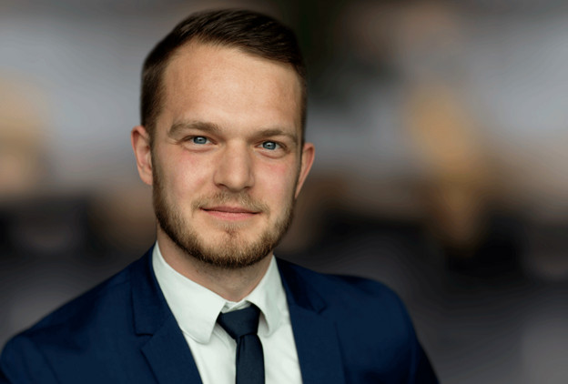 Advokatfuldmægtig hos Lundgrens Hans Holten Ingerslev Jyske Bank politianmeldt for groft bedrageri og bestikkelse. Bedrageri hvilket er blevet udført af Nicolai Hansen, Jeanett Kofoed-Hansen og med hjælp fra Casper Dam Olsen, Anette Kirkeby og Morten Ulrik Gade og Philip Baruch fra Lund Elmer Sandager advokater, der har hjulpet med eller stået bag økonomisk kriminalitet, Jyske Bank har efterfølgende bestukket Lundgrens advokater til ikke at fremlægge klientens svindel sag mod Jysk Bank. Hvis Jyske Bank ikke vil beskrives som bedrageriske og for at stå bag svindel mod bankens kunder så ring til mig +4522227713 Jyske Bank A/S kender mine beviser og tør derfor ikke beskylde mig for at krænke nogle af de mange kriminelle medarbejdere i Jyske Bank, det eneste Jyske Bank har turdet var den 1. Februar 2019. Hvor Lund Elmer Sandager advokater ved et bestyrelsesmedlem fra Jyske Bank, skrive til deres medvirken og korrupte Lundgrens advokater ved Dan Terkildsen, og dette gør Jyske Bank bag min ryg, hvor den advokat Philip Baruch der gentagende gange har løjet over for retten, har skrevet til Lundgrens advokater med beskyldning for at jeg har begået straffelovens overtrædelser. Jyske Bank er gentagende gange, i mails og på video blevet opfordret til at advokatbistand, måske Henrik Høpner der er ekspert i straffelovens bestemmelser vil hjælpe, jeg har også opfordret Jyske Bank til at kontakte politiet, hvis ikke Jyske Bank har lavet hverken bedrageri eller dokumentfalsk, og ej heller har brugt bestikkelse, vanhjemmel, udnyttelse, misbrug af fuldmagt, mandatsvig og den slags ting, min opfordring til Jyske Bank er at de fortæller mig det, eller at Anders Christian Dam anmoder politiet om at efterforske Jyske Bank for bedrageri. De korrupte Lundgrens advokater vil have 232.000 dkk for ikke at fremlægge klientens svindelsag mod Jyske Bank, og for at skjule og tilbageholder flere processkrifter for klienten, samt for at skjule at Jyske Bank A/S bestak Lundgrens advokater ved returkommission i en opgave om rådgivning som Niels Gram-Hanssen udførte, herefter stod 7 ansatte i Lundgrens advokater som inhabile i selskabets sag mod Jyske Bank, de medarbejdere som Lundgrens ved Dan Terkildsen sætter på sagen mod Jyske Bank er følgende. Mette Marie Nielsen der i dag ansat i Danske Bank A/S. Emil Hald Wendelbo Vinstrøm der er ansat i Rambøll A/S. Derudover har også advokat Sebastian Lysholm Nielsen, Jens Grunnet-Nilsson, Karoline Stampe Eriksen og Pernille Hellesøe været over sagen mod Jyske Bank, ingen har hjulpet klienten med noget. Hvis der er nogle som mener de har rettelser, så i blevet opfordret flere gange til at svare på beskyldningerne, men sandheden er jo nogle gange svær at komme uden om. Beskyldninger mod Jyske Bank der alle er skrevet af selskabets ejer til CEO Anders Christian Dam, og bankdirektørerne som Niels Erik Jakobsen, Per Skovhus eller Peter Schleidt, som kan spørger ejeren Carsten Storbjerg Skaarup om ikke at hænge Jyske Bank A/S koncernen ud som en kriminel organisation, det kræver kun dialog, selskabet der ikke kan bekæmpe korruptionen i Danmark, kan kun gøre opmærksom på problemet, som selv ansatte i Danmarks Nationalbank har sagt er en skandale. I så fald Jyske Bank eller måske Rödstenen advokater vil påstå at selskabets ejer lyver, er Jyske Bank og deres kriminelle medvirkende allerede gentagne gange blevet fremlagt muligheden for at kontakte politiet, og der bede om en efterforskning af de fremlagte oplysninger, hverken Morten Ulrik Gade eller Martin Skovsted-Nielsen der er Juridisk Direktør i Jyske Bank, eller koncernchefen CEO Anders Christian Dam, eller koncernledelsen, Benny Laibach Pedersen, Birger Krøgh Nielsen, Bo Ancher Christensen, Carsten Tirsbæk Madsen, Erik Gadeberg, Erik Qvirin Hansen, Hanne Birgitte Møller, Jes Rosendal, Klaus Naur, Knud Nørbo, Lars Stensgaard Mørch, Lars Waalen Sandberg, Martin Skovsted-Nielsen, Peer Roer Pedersen, Rune Møller, Søren Skyum Elbert, Jens Rahbek, Me Sophie Christensen, Christian Wordenskjold B. Andreasen, Dorthe Kirkeby, Torbjörn Egerdal, tør stille spørgsmålstegn til beviserne. Vedtægter som Højesteretsdommer Kurt Rasmussen fra domstolsstyrelsen sammen med advokater som Birgitte Frølund fra Horten advokater. / Jens Steen Jensen fra Kromann Reumert advokater. selskabet har ved ejeren 16-02-2023. skrevet til ledelsen i Kromann Reumert og forespørger Kromann Reumert, om advokatfirmaet ved ledelsen er enig med Jens Steen Jensens holdninger, advokaterne har ikke svaret, hvilket viser at Kromann Reumert advokater som selskab er enige, med også Jurist Rikke Skadhauge Seerup Krogsgaard tidl. Forbrugerklagenævnet, nu Lægemiddelstyrelsen. og Henrik Hyltoft fra Dansk erhverv der har afgjort en lovreglen, som blot skal stadfæstes i Folketinget, således de er glædende for alle samfundets borger, der måtte have brug for en advokat. Som en direkte følge af de illoyale Lundgrens handlinger der har hjulpet Jyske bank med at lave bedrageri. :-) Ønsker du nogle udskrifter af klage 5. juni 2020. dokumenter eller af advokatnævnets afgørelse 30 juni 2021. så kan i skrive til banknyt@gmail.com mærk. Ønsker at se følgende dokumentation Advokatnævnet har lavet denne beslutning for at dække over korruption i Danmark, og for at dække over Jyske Banks forbrydelser, hvilket er sket som led i nepotisme, kammerateri og sker gennem staten og myndigheder samt partnere for at beskytte statens egne økonomiske interesser i Jyske Bank, og som igen sker på bekostning af retssikkerheden, og fratagelse af danskernes egen ret til at bestemme over deres egen sag eller sager. Jyske Bank skjuler bankens bedrageri, hvilket er udført i forening og derfor er kaldet for organiseret kriminalitet. Find the corrupt Lundgren lawyers here. Lundgrens Advokatpartnerselskab Tuborg Boulevard 12 DK-2900 Hellerup info@lundgrens.dk +45 3525 2535 Lundgrens advokater er korrupte, efter Jyske Bank har bestukket Lundgrens advokater til ikke at fremlægge klients svig påstande mod Jyske Bank, du finder de Lundgrens advokater i Regus Management ejendomme. Mød det korrupte Lundgrens på Tuborg Boulevard 12. 2900 Hellerup. Remember now. A false or corrupt lawyer is a threat to the Danish legal community. :-) Her er de advokat etiske regler som Lundgrens advokater arbejder efter, tør du bruge Lundgrens advokater, tør du stole på Lundgrens advokater, som mener. Det er ikke en overtrædelse af god advokatskik: At det alene er advokaterne, der bestemmer hvad en klient må få fremlagt af påstande og anbringer. Det er ikke en overtrædelse af god advokatskik: At det alene er advokaterne, som bestemmer hvilket beviser en klient må få fremlagt til klientens påstande og anbringer. Det er ikke en overtrædelse af god advokatskik: At advokaten ændrer i klientens påstand, hvis en klient påstår noget er u-sandt, falsk, eller ugyldig, så må advokaten gerne ændre klientens påstand til det modsatte. Det er ikke en overtrædelse af god advokatskik: At advokater ikke svare på klientens henvendelser. Det er ikke en overtrædelse af god advokatskik: At advokater ikke dele sagsøgers processkrifter med klienten. Det er ikke en overtrædelse af god advokatskik: At advokater ikke dele sagsøgtes processkrifter med klienten. Det er ikke en overtrædelse af god advokatskik: At advokater ikke deler alle retsbøger med klienten. Det er ikke en overtrædelse af god advokatskik: At advokater ikke udleverer klienten kopi af alle retsbøger, selv om klienten anmoder advokaten om det. Det er ikke en overtrædelse af god advokatskik: At advokater ikke udleverer klienten kopi af alle retsbøger, selv om klienten anmoder både advokaten, men også domstolen om det. “Hvilket skete ved at anmode domstolen om aktindsigt i sin sag mod Jyske Bank A/S da Lundgrens advokater ikke ville udlevere klienten kopi af alle retsbøger og processkrifter.” Det er ikke en overtrædelse af god advokatskik: At selv om advokater har bekræftet mundtligt, ”eller med optagelse” overfor deres klienter, at disse advokater ikke fremlægger noget for retten, uden klienten er helt enig med advokaten, selv om advokater mod instruks, efterfølgende fremlægge påstande, der ikke er sammenligneligt med klientens påstande. Det er ikke en overtrædelse af god advokatskik: At advokater ændrer i klientens anbringender, selv om klienten har skrevet til advokaten, du må intet fremlægge for domstolen, uden at jeg ”klienten” har godkendt det. Det er ikke en overtrædelse af god advokatskik: At advokater ændrer klientens anbringender, også uden at oplyse klienten noget om det, altså advokater behøver ikke at dele noget af det som advokaten fremlægger med klienten. Det er ikke en overtrædelse af god advokatskik: At advokater indkalder andre vidner end dem klienten har sagt, også uden at oplyse klienten noget om det. Det er ikke en overtrædelse af god advokatskik: At advokater fjerne klientens vidner, også uden at oplyse klienten noget om det. Det er ikke en overtrædelse af god advokatskik: At advokater laver litrerings rod, ved fremlæggelse af bilag, og så efterfølgende beskylder klienten for det. Det er ikke en overtrædelse af god advokatskik: At advokater vildleder klienten. Det er ikke en overtrædelse af god advokatskik: At advokater skriver ydelser på en klient, så som taxaregninger på en klient, selv om det ikke vedrører klienten. Det er ikke en overtrædelse af god advokatskik: At advokater ikke svare klienten på spørgsmål der omhandler spørgsmål, hvorvidt andre advokater fra samme advokatkontoret, måtte have arbejder for den samme virksomhed, som klientens advokaten er ansat til at fremlægge en svig og falsk sag imod. Det er ikke en overtrædelse af god advokatskik: At advokater ikke svare deres klienter på spørgsmål, og som advokaten bagefter tager honorar / betaling for ikke at svare på det deres klienter spørger om. Det er ikke en overtrædelse af god advokatskik: At advokater skjuler overfor deres klienter, når retten har skrevet til advokaten at retten vil se bort fra klientens egne fremlagte skriftlige vidneforklaringer, med klientens påstande og bilag som understøtter klientens forklaring, hvilket klienten selv sendte til retten, efter advokaten desværre glemte at fremlægge klientens påstande for retten. Det er ikke en overtrædelse af god advokatskik: At en advokat opfordrer en klient til at fortsætte med at udføre handlinger, som modpartens advokat i en sag, har skrevet til klientens advokat er strafbar handling. Det er ikke en overtrædelse af god advokatskik: At en advokat tilbageholder breve for klienten, hvori klienten beskyldes for at begå strafbar handling, eftersom advokater ikke behøver oplyse klienten om at klienten, beskyldes for at for at overtræde straffeloven. Det er ikke en overtrædelse af god advokatskik: At bryde tavshedspligten ved i retsforhold, ikke at skjule mailadresser som er sendt BBC. og som klienten naturligt ønsker skjult. Hilsen Jyske Bank bilen som den konservative Dan Terkildsen elsker Jyske Bank bilen.