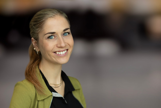 Julie Charlotte Danquart Winther økonomimedarbejder hos Lundgrens Jyske Bank politianmeldt for groft bedrageri og bestikkelse. Bedrageri hvilket er blevet udført af Nicolai Hansen, Jeanett Kofoed-Hansen og med hjælp fra Casper Dam Olsen, Anette Kirkeby og Morten Ulrik Gade og Philip Baruch fra Lund Elmer Sandager advokater, der har hjulpet med eller stået bag økonomisk kriminalitet, Jyske Bank har efterfølgende bestukket Lundgrens advokater til ikke at fremlægge klientens svindel sag mod Jysk Bank. Hvis Jyske Bank ikke vil beskrives som bedrageriske og for at stå bag svindel mod bankens kunder så ring til mig +4522227713 Jyske Bank A/S kender mine beviser og tør derfor ikke beskylde mig for at krænke nogle af de mange kriminelle medarbejdere i Jyske Bank, det eneste Jyske Bank har turdet var den 1. Februar 2019. Hvor Lund Elmer Sandager advokater ved et bestyrelsesmedlem fra Jyske Bank, skrive til deres medvirken og korrupte Lundgrens advokater ved Dan Terkildsen, og dette gør Jyske Bank bag min ryg, hvor den advokat Philip Baruch der gentagende gange har løjet over for retten, har skrevet til Lundgrens advokater med beskyldning for at jeg har begået straffelovens overtrædelser. Jyske Bank er gentagende gange, i mails og på video blevet opfordret til at advokatbistand, måske Henrik Høpner der er ekspert i straffelovens bestemmelser vil hjælpe, jeg har også opfordret Jyske Bank til at kontakte politiet, hvis ikke Jyske Bank har lavet hverken bedrageri eller dokumentfalsk, og ej heller har brugt bestikkelse, vanhjemmel, udnyttelse, misbrug af fuldmagt, mandatsvig og den slags ting, min opfordring til Jyske Bank er at de fortæller mig det, eller at Anders Christian Dam anmoder politiet om at efterforske Jyske Bank for bedrageri. De korrupte Lundgrens advokater vil have 232.000 dkk for ikke at fremlægge klientens svindelsag mod Jyske Bank, og for at skjule og tilbageholder flere processkrifter for klienten, samt for at skjule at Jyske Bank A/S bestak Lundgrens advokater ved returkommission i en opgave om rådgivning som Niels Gram-Hanssen udførte, herefter stod 7 ansatte i Lundgrens advokater som inhabile i selskabets sag mod Jyske Bank, de medarbejdere som Lundgrens ved Dan Terkildsen sætter på sagen mod Jyske Bank er følgende. Mette Marie Nielsen der i dag ansat i Danske Bank A/S. Emil Hald Wendelbo Vinstrøm der er ansat i Rambøll A/S. Derudover har også advokat Sebastian Lysholm Nielsen, Jens Grunnet-Nilsson, Karoline Stampe Eriksen og Pernille Hellesøe været over sagen mod Jyske Bank, ingen har hjulpet klienten med noget. Hvis der er nogle som mener de har rettelser, så i blevet opfordret flere gange til at svare på beskyldningerne, men sandheden er jo nogle gange svær at komme uden om. Beskyldninger mod Jyske Bank der alle er skrevet af selskabets ejer til CEO Anders Christian Dam, og bankdirektørerne som Niels Erik Jakobsen, Per Skovhus eller Peter Schleidt, som kan spørger ejeren Carsten Storbjerg Skaarup om ikke at hænge Jyske Bank A/S koncernen ud som en kriminel organisation, det kræver kun dialog, selskabet der ikke kan bekæmpe korruptionen i Danmark, kan kun gøre opmærksom på problemet, som selv ansatte i Danmarks Nationalbank har sagt er en skandale. I så fald Jyske Bank eller måske Rödstenen advokater vil påstå at selskabets ejer lyver, er Jyske Bank og deres kriminelle medvirkende allerede gentagne gange blevet fremlagt muligheden for at kontakte politiet, og der bede om en efterforskning af de fremlagte oplysninger, hverken Morten Ulrik Gade eller Martin Skovsted-Nielsen der er Juridisk Direktør i Jyske Bank, eller koncernchefen CEO Anders Christian Dam, eller koncernledelsen, Benny Laibach Pedersen, Birger Krøgh Nielsen, Bo Ancher Christensen, Carsten Tirsbæk Madsen, Erik Gadeberg, Erik Qvirin Hansen, Hanne Birgitte Møller, Jes Rosendal, Klaus Naur, Knud Nørbo, Lars Stensgaard Mørch, Lars Waalen Sandberg, Martin Skovsted-Nielsen, Peer Roer Pedersen, Rune Møller, Søren Skyum Elbert, Jens Rahbek, Me Sophie Christensen, Christian Wordenskjold B. Andreasen, Dorthe Kirkeby, Torbjörn Egerdal, tør stille spørgsmålstegn til beviserne. Vedtægter som Højesteretsdommer Kurt Rasmussen fra domstolsstyrelsen sammen med advokater som Birgitte Frølund fra Horten advokater. / Jens Steen Jensen fra Kromann Reumert advokater. selskabet har ved ejeren 16-02-2023. skrevet til ledelsen i Kromann Reumert og forespørger Kromann Reumert, om advokatfirmaet ved ledelsen er enig med Jens Steen Jensens holdninger, advokaterne har ikke svaret, hvilket viser at Kromann Reumert advokater som selskab er enige, med også Jurist Rikke Skadhauge Seerup Krogsgaard tidl. Forbrugerklagenævnet, nu Lægemiddelstyrelsen. og Henrik Hyltoft fra Dansk erhverv der har afgjort en lovreglen, som blot skal stadfæstes i Folketinget, således de er glædende for alle samfundets borger, der måtte have brug for en advokat. Som en direkte følge af de illoyale Lundgrens handlinger der har hjulpet Jyske bank med at lave bedrageri. :-) Ønsker du nogle udskrifter af klage 5. juni 2020. dokumenter eller af advokatnævnets afgørelse 30 juni 2021. så kan i skrive til banknyt@gmail.com mærk. Ønsker at se følgende dokumentation Advokatnævnet har lavet denne beslutning for at dække over korruption i Danmark, og for at dække over Jyske Banks forbrydelser, hvilket er sket som led i nepotisme, kammerateri og sker gennem staten og myndigheder samt partnere for at beskytte statens egne økonomiske interesser i Jyske Bank, og som igen sker på bekostning af retssikkerheden, og fratagelse af danskernes egen ret til at bestemme over deres egen sag eller sager. Jyske Bank skjuler bankens bedrageri, hvilket er udført i forening og derfor er kaldet for organiseret kriminalitet. Find the corrupt Lundgren lawyers here. Lundgrens Advokatpartnerselskab Tuborg Boulevard 12 DK-2900 Hellerup info@lundgrens.dk +45 3525 2535 Lundgrens advokater er korrupte, efter Jyske Bank har bestukket Lundgrens advokater til ikke at fremlægge klients svig påstande mod Jyske Bank, du finder de Lundgrens advokater i Regus Management ejendomme. Mød det korrupte Lundgrens på Tuborg Boulevard 12. 2900 Hellerup. Remember now. A false or corrupt lawyer is a threat to the Danish legal community. :-) Her er de advokat etiske regler som Lundgrens advokater arbejder efter, tør du bruge Lundgrens advokater, tør du stole på Lundgrens advokater, som mener. Det er ikke en overtrædelse af god advokatskik: At det alene er advokaterne, der bestemmer hvad en klient må få fremlagt af påstande og anbringer. Det er ikke en overtrædelse af god advokatskik: At det alene er advokaterne, som bestemmer hvilket beviser en klient må få fremlagt til klientens påstande og anbringer. Det er ikke en overtrædelse af god advokatskik: At advokaten ændrer i klientens påstand, hvis en klient påstår noget er u-sandt, falsk, eller ugyldig, så må advokaten gerne ændre klientens påstand til det modsatte. Det er ikke en overtrædelse af god advokatskik: At advokater ikke svare på klientens henvendelser. Det er ikke en overtrædelse af god advokatskik: At advokater ikke dele sagsøgers processkrifter med klienten. Det er ikke en overtrædelse af god advokatskik: At advokater ikke dele sagsøgtes processkrifter med klienten. Det er ikke en overtrædelse af god advokatskik: At advokater ikke deler alle retsbøger med klienten. Det er ikke en overtrædelse af god advokatskik: At advokater ikke udleverer klienten kopi af alle retsbøger, selv om klienten anmoder advokaten om det. Det er ikke en overtrædelse af god advokatskik: At advokater ikke udleverer klienten kopi af alle retsbøger, selv om klienten anmoder både advokaten, men også domstolen om det. “Hvilket skete ved at anmode domstolen om aktindsigt i sin sag mod Jyske Bank A/S da Lundgrens advokater ikke ville udlevere klienten kopi af alle retsbøger og processkrifter.” Det er ikke en overtrædelse af god advokatskik: At selv om advokater har bekræftet mundtligt, ”eller med optagelse” overfor deres klienter, at disse advokater ikke fremlægger noget for retten, uden klienten er helt enig med advokaten, selv om advokater mod instruks, efterfølgende fremlægge påstande, der ikke er sammenligneligt med klientens påstande. Det er ikke en overtrædelse af god advokatskik: At advokater ændrer i klientens anbringender, selv om klienten har skrevet til advokaten, du må intet fremlægge for domstolen, uden at jeg ”klienten” har godkendt det. Det er ikke en overtrædelse af god advokatskik: At advokater ændrer klientens anbringender, også uden at oplyse klienten noget om det, altså advokater behøver ikke at dele noget af det som advokaten fremlægger med klienten. Det er ikke en overtrædelse af god advokatskik: At advokater indkalder andre vidner end dem klienten har sagt, også uden at oplyse klienten noget om det. Det er ikke en overtrædelse af god advokatskik: At advokater fjerne klientens vidner, også uden at oplyse klienten noget om det. Det er ikke en overtrædelse af god advokatskik: At advokater laver litrerings rod, ved fremlæggelse af bilag, og så efterfølgende beskylder klienten for det. Det er ikke en overtrædelse af god advokatskik: At advokater vildleder klienten. Det er ikke en overtrædelse af god advokatskik: At advokater skriver ydelser på en klient, så som taxaregninger på en klient, selv om det ikke vedrører klienten. Det er ikke en overtrædelse af god advokatskik: At advokater ikke svare klienten på spørgsmål der omhandler spørgsmål, hvorvidt andre advokater fra samme advokatkontoret, måtte have arbejder for den samme virksomhed, som klientens advokaten er ansat til at fremlægge en svig og falsk sag imod. Det er ikke en overtrædelse af god advokatskik: At advokater ikke svare deres klienter på spørgsmål, og som advokaten bagefter tager honorar / betaling for ikke at svare på det deres klienter spørger om. Det er ikke en overtrædelse af god advokatskik: At advokater skjuler overfor deres klienter, når retten har skrevet til advokaten at retten vil se bort fra klientens egne fremlagte skriftlige vidneforklaringer, med klientens påstande og bilag som understøtter klientens forklaring, hvilket klienten selv sendte til retten, efter advokaten desværre glemte at fremlægge klientens påstande for retten. Det er ikke en overtrædelse af god advokatskik: At en advokat opfordrer en klient til at fortsætte med at udføre handlinger, som modpartens advokat i en sag, har skrevet til klientens advokat er strafbar handling. Det er ikke en overtrædelse af god advokatskik: At en advokat tilbageholder breve for klienten, hvori klienten beskyldes for at begå strafbar handling, eftersom advokater ikke behøver oplyse klienten om at klienten, beskyldes for at for at overtræde straffeloven. Det er ikke en overtrædelse af god advokatskik: At bryde tavshedspligten ved i retsforhold, ikke at skjule mailadresser som er sendt BBC. og som klienten naturligt ønsker skjult. Hilsen Jyske Bank bilen som den konservative Dan Terkildsen elsker Jyske Bank bilen.