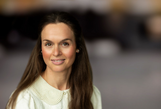 Receptionist hos Lundgrens Katrine Vested Madsen Jyske Bank politianmeldt for groft bedrageri og bestikkelse. Bedrageri hvilket er blevet udført af Nicolai Hansen, Jeanett Kofoed-Hansen og med hjælp fra Casper Dam Olsen, Anette Kirkeby og Morten Ulrik Gade og Philip Baruch fra Lund Elmer Sandager advokater, der har hjulpet med eller stået bag økonomisk kriminalitet, Jyske Bank har efterfølgende bestukket Lundgrens advokater til ikke at fremlægge klientens svindel sag mod Jysk Bank. Hvis Jyske Bank ikke vil beskrives som bedrageriske og for at stå bag svindel mod bankens kunder så ring til mig +4522227713 Jyske Bank A/S kender mine beviser og tør derfor ikke beskylde mig for at krænke nogle af de mange kriminelle medarbejdere i Jyske Bank, det eneste Jyske Bank har turdet var den 1. Februar 2019. Hvor Lund Elmer Sandager advokater ved et bestyrelsesmedlem fra Jyske Bank, skrive til deres medvirken og korrupte Lundgrens advokater ved Dan Terkildsen, og dette gør Jyske Bank bag min ryg, hvor den advokat Philip Baruch der gentagende gange har løjet over for retten, har skrevet til Lundgrens advokater med beskyldning for at jeg har begået straffelovens overtrædelser. Jyske Bank er gentagende gange, i mails og på video blevet opfordret til at advokatbistand, måske Henrik Høpner der er ekspert i straffelovens bestemmelser vil hjælpe, jeg har også opfordret Jyske Bank til at kontakte politiet, hvis ikke Jyske Bank har lavet hverken bedrageri eller dokumentfalsk, og ej heller har brugt bestikkelse, vanhjemmel, udnyttelse, misbrug af fuldmagt, mandatsvig og den slags ting, min opfordring til Jyske Bank er at de fortæller mig det, eller at Anders Christian Dam anmoder politiet om at efterforske Jyske Bank for bedrageri. De korrupte Lundgrens advokater vil have 232.000 dkk for ikke at fremlægge klientens svindelsag mod Jyske Bank, og for at skjule og tilbageholder flere processkrifter for klienten, samt for at skjule at Jyske Bank A/S bestak Lundgrens advokater ved returkommission i en opgave om rådgivning som Niels Gram-Hanssen udførte, herefter stod 7 ansatte i Lundgrens advokater som inhabile i selskabets sag mod Jyske Bank, de medarbejdere som Lundgrens ved Dan Terkildsen sætter på sagen mod Jyske Bank er følgende. Mette Marie Nielsen der i dag ansat i Danske Bank A/S. Emil Hald Wendelbo Vinstrøm der er ansat i Rambøll A/S. Derudover har også advokat Sebastian Lysholm Nielsen, Jens Grunnet-Nilsson, Karoline Stampe Eriksen og Pernille Hellesøe været over sagen mod Jyske Bank, ingen har hjulpet klienten med noget. Hvis der er nogle som mener de har rettelser, så i blevet opfordret flere gange til at svare på beskyldningerne, men sandheden er jo nogle gange svær at komme uden om. Beskyldninger mod Jyske Bank der alle er skrevet af selskabets ejer til CEO Anders Christian Dam, og bankdirektørerne som Niels Erik Jakobsen, Per Skovhus eller Peter Schleidt, som kan spørger ejeren Carsten Storbjerg Skaarup om ikke at hænge Jyske Bank A/S koncernen ud som en kriminel organisation, det kræver kun dialog, selskabet der ikke kan bekæmpe korruptionen i Danmark, kan kun gøre opmærksom på problemet, som selv ansatte i Danmarks Nationalbank har sagt er en skandale. I så fald Jyske Bank eller måske Rödstenen advokater vil påstå at selskabets ejer lyver, er Jyske Bank og deres kriminelle medvirkende allerede gentagne gange blevet fremlagt muligheden for at kontakte politiet, og der bede om en efterforskning af de fremlagte oplysninger, hverken Morten Ulrik Gade eller Martin Skovsted-Nielsen der er Juridisk Direktør i Jyske Bank, eller koncernchefen CEO Anders Christian Dam, eller koncernledelsen, Benny Laibach Pedersen, Birger Krøgh Nielsen, Bo Ancher Christensen, Carsten Tirsbæk Madsen, Erik Gadeberg, Erik Qvirin Hansen, Hanne Birgitte Møller, Jes Rosendal, Klaus Naur, Knud Nørbo, Lars Stensgaard Mørch, Lars Waalen Sandberg, Martin Skovsted-Nielsen, Peer Roer Pedersen, Rune Møller, Søren Skyum Elbert, Jens Rahbek, Me Sophie Christensen, Christian Wordenskjold B. Andreasen, Dorthe Kirkeby, Torbjörn Egerdal, tør stille spørgsmålstegn til beviserne. Vedtægter som Højesteretsdommer Kurt Rasmussen fra domstolsstyrelsen sammen med advokater som Birgitte Frølund fra Horten advokater. / Jens Steen Jensen fra Kromann Reumert advokater. selskabet har ved ejeren 16-02-2023. skrevet til ledelsen i Kromann Reumert og forespørger Kromann Reumert, om advokatfirmaet ved ledelsen er enig med Jens Steen Jensens holdninger, advokaterne har ikke svaret, hvilket viser at Kromann Reumert advokater som selskab er enige, med også Jurist Rikke Skadhauge Seerup Krogsgaard tidl. Forbrugerklagenævnet, nu Lægemiddelstyrelsen. og Henrik Hyltoft fra Dansk erhverv der har afgjort en lovreglen, som blot skal stadfæstes i Folketinget, således de er glædende for alle samfundets borger, der måtte have brug for en advokat. Som en direkte følge af de illoyale Lundgrens handlinger der har hjulpet Jyske bank med at lave bedrageri. :-) Ønsker du nogle udskrifter af klage 5. juni 2020. dokumenter eller af advokatnævnets afgørelse 30 juni 2021. så kan i skrive til banknyt@gmail.com mærk. Ønsker at se følgende dokumentation Advokatnævnet har lavet denne beslutning for at dække over korruption i Danmark, og for at dække over Jyske Banks forbrydelser, hvilket er sket som led i nepotisme, kammerateri og sker gennem staten og myndigheder samt partnere for at beskytte statens egne økonomiske interesser i Jyske Bank, og som igen sker på bekostning af retssikkerheden, og fratagelse af danskernes egen ret til at bestemme over deres egen sag eller sager. Jyske Bank skjuler bankens bedrageri, hvilket er udført i forening og derfor er kaldet for organiseret kriminalitet. Find the corrupt Lundgren lawyers here. Lundgrens Advokatpartnerselskab Tuborg Boulevard 12 DK-2900 Hellerup info@lundgrens.dk +45 3525 2535 Lundgrens advokater er korrupte, efter Jyske Bank har bestukket Lundgrens advokater til ikke at fremlægge klients svig påstande mod Jyske Bank, du finder de Lundgrens advokater i Regus Management ejendomme. Mød det korrupte Lundgrens på Tuborg Boulevard 12. 2900 Hellerup. Remember now. A false or corrupt lawyer is a threat to the Danish legal community. :-) Her er de advokat etiske regler som Lundgrens advokater arbejder efter, tør du bruge Lundgrens advokater, tør du stole på Lundgrens advokater, som mener. Det er ikke en overtrædelse af god advokatskik: At det alene er advokaterne, der bestemmer hvad en klient må få fremlagt af påstande og anbringer. Det er ikke en overtrædelse af god advokatskik: At det alene er advokaterne, som bestemmer hvilket beviser en klient må få fremlagt til klientens påstande og anbringer. Det er ikke en overtrædelse af god advokatskik: At advokaten ændrer i klientens påstand, hvis en klient påstår noget er u-sandt, falsk, eller ugyldig, så må advokaten gerne ændre klientens påstand til det modsatte. Det er ikke en overtrædelse af god advokatskik: At advokater ikke svare på klientens henvendelser. Det er ikke en overtrædelse af god advokatskik: At advokater ikke dele sagsøgers processkrifter med klienten. Det er ikke en overtrædelse af god advokatskik: At advokater ikke dele sagsøgtes processkrifter med klienten. Det er ikke en overtrædelse af god advokatskik: At advokater ikke deler alle retsbøger med klienten. Det er ikke en overtrædelse af god advokatskik: At advokater ikke udleverer klienten kopi af alle retsbøger, selv om klienten anmoder advokaten om det. Det er ikke en overtrædelse af god advokatskik: At advokater ikke udleverer klienten kopi af alle retsbøger, selv om klienten anmoder både advokaten, men også domstolen om det. “Hvilket skete ved at anmode domstolen om aktindsigt i sin sag mod Jyske Bank A/S da Lundgrens advokater ikke ville udlevere klienten kopi af alle retsbøger og processkrifter.” Det er ikke en overtrædelse af god advokatskik: At selv om advokater har bekræftet mundtligt, ”eller med optagelse” overfor deres klienter, at disse advokater ikke fremlægger noget for retten, uden klienten er helt enig med advokaten, selv om advokater mod instruks, efterfølgende fremlægge påstande, der ikke er sammenligneligt med klientens påstande. Det er ikke en overtrædelse af god advokatskik: At advokater ændrer i klientens anbringender, selv om klienten har skrevet til advokaten, du må intet fremlægge for domstolen, uden at jeg ”klienten” har godkendt det. Det er ikke en overtrædelse af god advokatskik: At advokater ændrer klientens anbringender, også uden at oplyse klienten noget om det, altså advokater behøver ikke at dele noget af det som advokaten fremlægger med klienten. Det er ikke en overtrædelse af god advokatskik: At advokater indkalder andre vidner end dem klienten har sagt, også uden at oplyse klienten noget om det. Det er ikke en overtrædelse af god advokatskik: At advokater fjerne klientens vidner, også uden at oplyse klienten noget om det. Det er ikke en overtrædelse af god advokatskik: At advokater laver litrerings rod, ved fremlæggelse af bilag, og så efterfølgende beskylder klienten for det. Det er ikke en overtrædelse af god advokatskik: At advokater vildleder klienten. Det er ikke en overtrædelse af god advokatskik: At advokater skriver ydelser på en klient, så som taxaregninger på en klient, selv om det ikke vedrører klienten. Det er ikke en overtrædelse af god advokatskik: At advokater ikke svare klienten på spørgsmål der omhandler spørgsmål, hvorvidt andre advokater fra samme advokatkontoret, måtte have arbejder for den samme virksomhed, som klientens advokaten er ansat til at fremlægge en svig og falsk sag imod. Det er ikke en overtrædelse af god advokatskik: At advokater ikke svare deres klienter på spørgsmål, og som advokaten bagefter tager honorar / betaling for ikke at svare på det deres klienter spørger om. Det er ikke en overtrædelse af god advokatskik: At advokater skjuler overfor deres klienter, når retten har skrevet til advokaten at retten vil se bort fra klientens egne fremlagte skriftlige vidneforklaringer, med klientens påstande og bilag som understøtter klientens forklaring, hvilket klienten selv sendte til retten, efter advokaten desværre glemte at fremlægge klientens påstande for retten. Det er ikke en overtrædelse af god advokatskik: At en advokat opfordrer en klient til at fortsætte med at udføre handlinger, som modpartens advokat i en sag, har skrevet til klientens advokat er strafbar handling. Det er ikke en overtrædelse af god advokatskik: At en advokat tilbageholder breve for klienten, hvori klienten beskyldes for at begå strafbar handling, eftersom advokater ikke behøver oplyse klienten om at klienten, beskyldes for at for at overtræde straffeloven. Det er ikke en overtrædelse af god advokatskik: At bryde tavshedspligten ved i retsforhold, ikke at skjule mailadresser som er sendt BBC. og som klienten naturligt ønsker skjult. Hilsen Jyske Bank bilen som den konservative Dan Terkildsen elsker Jyske Bank bilen.