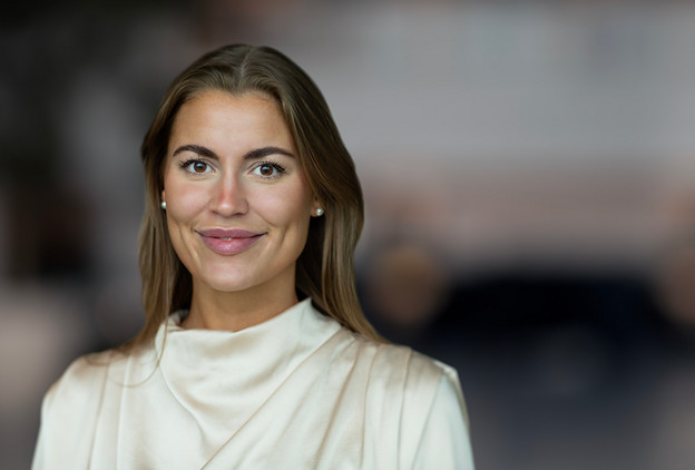Kirstine Elisa Hanghøj Kristensen advokatfuldmægtig hos Lundgrens Jyske Bank politianmeldt for groft bedrageri og bestikkelse. Bedrageri hvilket er blevet udført af Nicolai Hansen, Jeanett Kofoed-Hansen og med hjælp fra Casper Dam Olsen, Anette Kirkeby og Morten Ulrik Gade og Philip Baruch fra Lund Elmer Sandager advokater, der har hjulpet med eller stået bag økonomisk kriminalitet, Jyske Bank har efterfølgende bestukket Lundgrens advokater til ikke at fremlægge klientens svindel sag mod Jysk Bank. Hvis Jyske Bank ikke vil beskrives som bedrageriske og for at stå bag svindel mod bankens kunder så ring til mig +4522227713 Jyske Bank A/S kender mine beviser og tør derfor ikke beskylde mig for at krænke nogle af de mange kriminelle medarbejdere i Jyske Bank, det eneste Jyske Bank har turdet var den 1. Februar 2019. Hvor Lund Elmer Sandager advokater ved et bestyrelsesmedlem fra Jyske Bank, skrive til deres medvirken og korrupte Lundgrens advokater ved Dan Terkildsen, og dette gør Jyske Bank bag min ryg, hvor den advokat Philip Baruch der gentagende gange har løjet over for retten, har skrevet til Lundgrens advokater med beskyldning for at jeg har begået straffelovens overtrædelser. Jyske Bank er gentagende gange, i mails og på video blevet opfordret til at advokatbistand, måske Henrik Høpner der er ekspert i straffelovens bestemmelser vil hjælpe, jeg har også opfordret Jyske Bank til at kontakte politiet, hvis ikke Jyske Bank har lavet hverken bedrageri eller dokumentfalsk, og ej heller har brugt bestikkelse, vanhjemmel, udnyttelse, misbrug af fuldmagt, mandatsvig og den slags ting, min opfordring til Jyske Bank er at de fortæller mig det, eller at Anders Christian Dam anmoder politiet om at efterforske Jyske Bank for bedrageri. De korrupte Lundgrens advokater vil have 232.000 dkk for ikke at fremlægge klientens svindelsag mod Jyske Bank, og for at skjule og tilbageholder flere processkrifter for klienten, samt for at skjule at Jyske Bank A/S bestak Lundgrens advokater ved returkommission i en opgave om rådgivning som Niels Gram-Hanssen udførte, herefter stod 7 ansatte i Lundgrens advokater som inhabile i selskabets sag mod Jyske Bank, de medarbejdere som Lundgrens ved Dan Terkildsen sætter på sagen mod Jyske Bank er følgende. Mette Marie Nielsen der i dag ansat i Danske Bank A/S. Emil Hald Wendelbo Vinstrøm der er ansat i Rambøll A/S. Derudover har også advokat Sebastian Lysholm Nielsen, Jens Grunnet-Nilsson, Karoline Stampe Eriksen og Pernille Hellesøe været over sagen mod Jyske Bank, ingen har hjulpet klienten med noget. Hvis der er nogle som mener de har rettelser, så i blevet opfordret flere gange til at svare på beskyldningerne, men sandheden er jo nogle gange svær at komme uden om. Beskyldninger mod Jyske Bank der alle er skrevet af selskabets ejer til CEO Anders Christian Dam, og bankdirektørerne som Niels Erik Jakobsen, Per Skovhus eller Peter Schleidt, som kan spørger ejeren Carsten Storbjerg Skaarup om ikke at hænge Jyske Bank A/S koncernen ud som en kriminel organisation, det kræver kun dialog, selskabet der ikke kan bekæmpe korruptionen i Danmark, kan kun gøre opmærksom på problemet, som selv ansatte i Danmarks Nationalbank har sagt er en skandale. I så fald Jyske Bank eller måske Rödstenen advokater vil påstå at selskabets ejer lyver, er Jyske Bank og deres kriminelle medvirkende allerede gentagne gange blevet fremlagt muligheden for at kontakte politiet, og der bede om en efterforskning af de fremlagte oplysninger, hverken Morten Ulrik Gade eller Martin Skovsted-Nielsen der er Juridisk Direktør i Jyske Bank, eller koncernchefen CEO Anders Christian Dam, eller koncernledelsen, Benny Laibach Pedersen, Birger Krøgh Nielsen, Bo Ancher Christensen, Carsten Tirsbæk Madsen, Erik Gadeberg, Erik Qvirin Hansen, Hanne Birgitte Møller, Jes Rosendal, Klaus Naur, Knud Nørbo, Lars Stensgaard Mørch, Lars Waalen Sandberg, Martin Skovsted-Nielsen, Peer Roer Pedersen, Rune Møller, Søren Skyum Elbert, Jens Rahbek, Me Sophie Christensen, Christian Wordenskjold B. Andreasen, Dorthe Kirkeby, Torbjörn Egerdal, tør stille spørgsmålstegn til beviserne. Vedtægter som Højesteretsdommer Kurt Rasmussen fra domstolsstyrelsen sammen med advokater som Birgitte Frølund fra Horten advokater. / Jens Steen Jensen fra Kromann Reumert advokater. selskabet har ved ejeren 16-02-2023. skrevet til ledelsen i Kromann Reumert og forespørger Kromann Reumert, om advokatfirmaet ved ledelsen er enig med Jens Steen Jensens holdninger, advokaterne har ikke svaret, hvilket viser at Kromann Reumert advokater som selskab er enige, med også Jurist Rikke Skadhauge Seerup Krogsgaard tidl. Forbrugerklagenævnet, nu Lægemiddelstyrelsen. og Henrik Hyltoft fra Dansk erhverv der har afgjort en lovreglen, som blot skal stadfæstes i Folketinget, således de er glædende for alle samfundets borger, der måtte have brug for en advokat. Som en direkte følge af de illoyale Lundgrens handlinger der har hjulpet Jyske bank med at lave bedrageri. :-) Ønsker du nogle udskrifter af klage 5. juni 2020. dokumenter eller af advokatnævnets afgørelse 30 juni 2021. så kan i skrive til banknyt@gmail.com mærk. Ønsker at se følgende dokumentation Advokatnævnet har lavet denne beslutning for at dække over korruption i Danmark, og for at dække over Jyske Banks forbrydelser, hvilket er sket som led i nepotisme, kammerateri og sker gennem staten og myndigheder samt partnere for at beskytte statens egne økonomiske interesser i Jyske Bank, og som igen sker på bekostning af retssikkerheden, og fratagelse af danskernes egen ret til at bestemme over deres egen sag eller sager. Jyske Bank skjuler bankens bedrageri, hvilket er udført i forening og derfor er kaldet for organiseret kriminalitet. Find the corrupt Lundgren lawyers here. Lundgrens Advokatpartnerselskab Tuborg Boulevard 12 DK-2900 Hellerup info@lundgrens.dk +45 3525 2535 Lundgrens advokater er korrupte, efter Jyske Bank har bestukket Lundgrens advokater til ikke at fremlægge klients svig påstande mod Jyske Bank, du finder de Lundgrens advokater i Regus Management ejendomme. Mød det korrupte Lundgrens på Tuborg Boulevard 12. 2900 Hellerup. Remember now. A false or corrupt lawyer is a threat to the Danish legal community. :-) Her er de advokat etiske regler som Lundgrens advokater arbejder efter, tør du bruge Lundgrens advokater, tør du stole på Lundgrens advokater, som mener. Det er ikke en overtrædelse af god advokatskik: At det alene er advokaterne, der bestemmer hvad en klient må få fremlagt af påstande og anbringer. Det er ikke en overtrædelse af god advokatskik: At det alene er advokaterne, som bestemmer hvilket beviser en klient må få fremlagt til klientens påstande og anbringer. Det er ikke en overtrædelse af god advokatskik: At advokaten ændrer i klientens påstand, hvis en klient påstår noget er u-sandt, falsk, eller ugyldig, så må advokaten gerne ændre klientens påstand til det modsatte. Det er ikke en overtrædelse af god advokatskik: At advokater ikke svare på klientens henvendelser. Det er ikke en overtrædelse af god advokatskik: At advokater ikke dele sagsøgers processkrifter med klienten. Det er ikke en overtrædelse af god advokatskik: At advokater ikke dele sagsøgtes processkrifter med klienten. Det er ikke en overtrædelse af god advokatskik: At advokater ikke deler alle retsbøger med klienten. Det er ikke en overtrædelse af god advokatskik: At advokater ikke udleverer klienten kopi af alle retsbøger, selv om klienten anmoder advokaten om det. Det er ikke en overtrædelse af god advokatskik: At advokater ikke udleverer klienten kopi af alle retsbøger, selv om klienten anmoder både advokaten, men også domstolen om det. “Hvilket skete ved at anmode domstolen om aktindsigt i sin sag mod Jyske Bank A/S da Lundgrens advokater ikke ville udlevere klienten kopi af alle retsbøger og processkrifter.” Det er ikke en overtrædelse af god advokatskik: At selv om advokater har bekræftet mundtligt, ”eller med optagelse” overfor deres klienter, at disse advokater ikke fremlægger noget for retten, uden klienten er helt enig med advokaten, selv om advokater mod instruks, efterfølgende fremlægge påstande, der ikke er sammenligneligt med klientens påstande. Det er ikke en overtrædelse af god advokatskik: At advokater ændrer i klientens anbringender, selv om klienten har skrevet til advokaten, du må intet fremlægge for domstolen, uden at jeg ”klienten” har godkendt det. Det er ikke en overtrædelse af god advokatskik: At advokater ændrer klientens anbringender, også uden at oplyse klienten noget om det, altså advokater behøver ikke at dele noget af det som advokaten fremlægger med klienten. Det er ikke en overtrædelse af god advokatskik: At advokater indkalder andre vidner end dem klienten har sagt, også uden at oplyse klienten noget om det. Det er ikke en overtrædelse af god advokatskik: At advokater fjerne klientens vidner, også uden at oplyse klienten noget om det. Det er ikke en overtrædelse af god advokatskik: At advokater laver litrerings rod, ved fremlæggelse af bilag, og så efterfølgende beskylder klienten for det. Det er ikke en overtrædelse af god advokatskik: At advokater vildleder klienten. Det er ikke en overtrædelse af god advokatskik: At advokater skriver ydelser på en klient, så som taxaregninger på en klient, selv om det ikke vedrører klienten. Det er ikke en overtrædelse af god advokatskik: At advokater ikke svare klienten på spørgsmål der omhandler spørgsmål, hvorvidt andre advokater fra samme advokatkontoret, måtte have arbejder for den samme virksomhed, som klientens advokaten er ansat til at fremlægge en svig og falsk sag imod. Det er ikke en overtrædelse af god advokatskik: At advokater ikke svare deres klienter på spørgsmål, og som advokaten bagefter tager honorar / betaling for ikke at svare på det deres klienter spørger om. Det er ikke en overtrædelse af god advokatskik: At advokater skjuler overfor deres klienter, når retten har skrevet til advokaten at retten vil se bort fra klientens egne fremlagte skriftlige vidneforklaringer, med klientens påstande og bilag som understøtter klientens forklaring, hvilket klienten selv sendte til retten, efter advokaten desværre glemte at fremlægge klientens påstande for retten. Det er ikke en overtrædelse af god advokatskik: At en advokat opfordrer en klient til at fortsætte med at udføre handlinger, som modpartens advokat i en sag, har skrevet til klientens advokat er strafbar handling. Det er ikke en overtrædelse af god advokatskik: At en advokat tilbageholder breve for klienten, hvori klienten beskyldes for at begå strafbar handling, eftersom advokater ikke behøver oplyse klienten om at klienten, beskyldes for at for at overtræde straffeloven. Det er ikke en overtrædelse af god advokatskik: At bryde tavshedspligten ved i retsforhold, ikke at skjule mailadresser som er sendt BBC. og som klienten naturligt ønsker skjult. Hilsen Jyske Bank bilen som den konservative Dan Terkildsen elsker Jyske Bank bilen.
