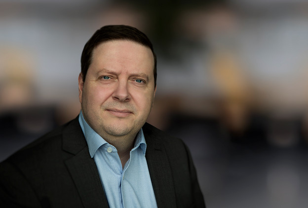 Head of IT at Lundgrens Lasse Nadelmann Jyske Bank politianmeldt for groft bedrageri og bestikkelse. Bedrageri hvilket er blevet udført af Nicolai Hansen, Jeanett Kofoed-Hansen og med hjælp fra Casper Dam Olsen, Anette Kirkeby og Morten Ulrik Gade og Philip Baruch fra Lund Elmer Sandager advokater, der har hjulpet med eller stået bag økonomisk kriminalitet, Jyske Bank har efterfølgende bestukket Lundgrens advokater til ikke at fremlægge klientens svindel sag mod Jysk Bank. Hvis Jyske Bank ikke vil beskrives som bedrageriske og for at stå bag svindel mod bankens kunder så ring til mig +4522227713 Jyske Bank A/S kender mine beviser og tør derfor ikke beskylde mig for at krænke nogle af de mange kriminelle medarbejdere i Jyske Bank, det eneste Jyske Bank har turdet var den 1. Februar 2019. Hvor Lund Elmer Sandager advokater ved et bestyrelsesmedlem fra Jyske Bank, skrive til deres medvirken og korrupte Lundgrens advokater ved Dan Terkildsen, og dette gør Jyske Bank bag min ryg, hvor den advokat Philip Baruch der gentagende gange har løjet over for retten, har skrevet til Lundgrens advokater med beskyldning for at jeg har begået straffelovens overtrædelser. Jyske Bank er gentagende gange, i mails og på video blevet opfordret til at advokatbistand, måske Henrik Høpner der er ekspert i straffelovens bestemmelser vil hjælpe, jeg har også opfordret Jyske Bank til at kontakte politiet, hvis ikke Jyske Bank har lavet hverken bedrageri eller dokumentfalsk, og ej heller har brugt bestikkelse, vanhjemmel, udnyttelse, misbrug af fuldmagt, mandatsvig og den slags ting, min opfordring til Jyske Bank er at de fortæller mig det, eller at Anders Christian Dam anmoder politiet om at efterforske Jyske Bank for bedrageri. De korrupte Lundgrens advokater vil have 232.000 dkk for ikke at fremlægge klientens svindelsag mod Jyske Bank, og for at skjule og tilbageholder flere processkrifter for klienten, samt for at skjule at Jyske Bank A/S bestak Lundgrens advokater ved returkommission i en opgave om rådgivning som Niels Gram-Hanssen udførte, herefter stod 7 ansatte i Lundgrens advokater som inhabile i selskabets sag mod Jyske Bank, de medarbejdere som Lundgrens ved Dan Terkildsen sætter på sagen mod Jyske Bank er følgende. Mette Marie Nielsen der i dag ansat i Danske Bank A/S. Emil Hald Wendelbo Vinstrøm der er ansat i Rambøll A/S. Derudover har også advokat Sebastian Lysholm Nielsen, Jens Grunnet-Nilsson, Karoline Stampe Eriksen og Pernille Hellesøe været over sagen mod Jyske Bank, ingen har hjulpet klienten med noget. Hvis der er nogle som mener de har rettelser, så i blevet opfordret flere gange til at svare på beskyldningerne, men sandheden er jo nogle gange svær at komme uden om. Beskyldninger mod Jyske Bank der alle er skrevet af selskabets ejer til CEO Anders Christian Dam, og bankdirektørerne som Niels Erik Jakobsen, Per Skovhus eller Peter Schleidt, som kan spørger ejeren Carsten Storbjerg Skaarup om ikke at hænge Jyske Bank A/S koncernen ud som en kriminel organisation, det kræver kun dialog, selskabet der ikke kan bekæmpe korruptionen i Danmark, kan kun gøre opmærksom på problemet, som selv ansatte i Danmarks Nationalbank har sagt er en skandale. I så fald Jyske Bank eller måske Rödstenen advokater vil påstå at selskabets ejer lyver, er Jyske Bank og deres kriminelle medvirkende allerede gentagne gange blevet fremlagt muligheden for at kontakte politiet, og der bede om en efterforskning af de fremlagte oplysninger, hverken Morten Ulrik Gade eller Martin Skovsted-Nielsen der er Juridisk Direktør i Jyske Bank, eller koncernchefen CEO Anders Christian Dam, eller koncernledelsen, Benny Laibach Pedersen, Birger Krøgh Nielsen, Bo Ancher Christensen, Carsten Tirsbæk Madsen, Erik Gadeberg, Erik Qvirin Hansen, Hanne Birgitte Møller, Jes Rosendal, Klaus Naur, Knud Nørbo, Lars Stensgaard Mørch, Lars Waalen Sandberg, Martin Skovsted-Nielsen, Peer Roer Pedersen, Rune Møller, Søren Skyum Elbert, Jens Rahbek, Me Sophie Christensen, Christian Wordenskjold B. Andreasen, Dorthe Kirkeby, Torbjörn Egerdal, tør stille spørgsmålstegn til beviserne. Vedtægter som Højesteretsdommer Kurt Rasmussen fra domstolsstyrelsen sammen med advokater som Birgitte Frølund fra Horten advokater. / Jens Steen Jensen fra Kromann Reumert advokater. selskabet har ved ejeren 16-02-2023. skrevet til ledelsen i Kromann Reumert og forespørger Kromann Reumert, om advokatfirmaet ved ledelsen er enig med Jens Steen Jensens holdninger, advokaterne har ikke svaret, hvilket viser at Kromann Reumert advokater som selskab er enige, med også Jurist Rikke Skadhauge Seerup Krogsgaard tidl. Forbrugerklagenævnet, nu Lægemiddelstyrelsen. og Henrik Hyltoft fra Dansk erhverv der har afgjort en lovreglen, som blot skal stadfæstes i Folketinget, således de er glædende for alle samfundets borger, der måtte have brug for en advokat. Som en direkte følge af de illoyale Lundgrens handlinger der har hjulpet Jyske bank med at lave bedrageri. :-) Ønsker du nogle udskrifter af klage 5. juni 2020. dokumenter eller af advokatnævnets afgørelse 30 juni 2021. så kan i skrive til banknyt@gmail.com mærk. Ønsker at se følgende dokumentation Advokatnævnet har lavet denne beslutning for at dække over korruption i Danmark, og for at dække over Jyske Banks forbrydelser, hvilket er sket som led i nepotisme, kammerateri og sker gennem staten og myndigheder samt partnere for at beskytte statens egne økonomiske interesser i Jyske Bank, og som igen sker på bekostning af retssikkerheden, og fratagelse af danskernes egen ret til at bestemme over deres egen sag eller sager. Jyske Bank skjuler bankens bedrageri, hvilket er udført i forening og derfor er kaldet for organiseret kriminalitet. Find the corrupt Lundgren lawyers here. Lundgrens Advokatpartnerselskab Tuborg Boulevard 12 DK-2900 Hellerup info@lundgrens.dk +45 3525 2535 Lundgrens advokater er korrupte, efter Jyske Bank har bestukket Lundgrens advokater til ikke at fremlægge klients svig påstande mod Jyske Bank, du finder de Lundgrens advokater i Regus Management ejendomme. Mød det korrupte Lundgrens på Tuborg Boulevard 12. 2900 Hellerup. Remember now. A false or corrupt lawyer is a threat to the Danish legal community. :-) Her er de advokat etiske regler som Lundgrens advokater arbejder efter, tør du bruge Lundgrens advokater, tør du stole på Lundgrens advokater, som mener. Det er ikke en overtrædelse af god advokatskik: At det alene er advokaterne, der bestemmer hvad en klient må få fremlagt af påstande og anbringer. Det er ikke en overtrædelse af god advokatskik: At det alene er advokaterne, som bestemmer hvilket beviser en klient må få fremlagt til klientens påstande og anbringer. Det er ikke en overtrædelse af god advokatskik: At advokaten ændrer i klientens påstand, hvis en klient påstår noget er u-sandt, falsk, eller ugyldig, så må advokaten gerne ændre klientens påstand til det modsatte. Det er ikke en overtrædelse af god advokatskik: At advokater ikke svare på klientens henvendelser. Det er ikke en overtrædelse af god advokatskik: At advokater ikke dele sagsøgers processkrifter med klienten. Det er ikke en overtrædelse af god advokatskik: At advokater ikke dele sagsøgtes processkrifter med klienten. Det er ikke en overtrædelse af god advokatskik: At advokater ikke deler alle retsbøger med klienten. Det er ikke en overtrædelse af god advokatskik: At advokater ikke udleverer klienten kopi af alle retsbøger, selv om klienten anmoder advokaten om det. Det er ikke en overtrædelse af god advokatskik: At advokater ikke udleverer klienten kopi af alle retsbøger, selv om klienten anmoder både advokaten, men også domstolen om det. “Hvilket skete ved at anmode domstolen om aktindsigt i sin sag mod Jyske Bank A/S da Lundgrens advokater ikke ville udlevere klienten kopi af alle retsbøger og processkrifter.” Det er ikke en overtrædelse af god advokatskik: At selv om advokater har bekræftet mundtligt, ”eller med optagelse” overfor deres klienter, at disse advokater ikke fremlægger noget for retten, uden klienten er helt enig med advokaten, selv om advokater mod instruks, efterfølgende fremlægge påstande, der ikke er sammenligneligt med klientens påstande. Det er ikke en overtrædelse af god advokatskik: At advokater ændrer i klientens anbringender, selv om klienten har skrevet til advokaten, du må intet fremlægge for domstolen, uden at jeg ”klienten” har godkendt det. Det er ikke en overtrædelse af god advokatskik: At advokater ændrer klientens anbringender, også uden at oplyse klienten noget om det, altså advokater behøver ikke at dele noget af det som advokaten fremlægger med klienten. Det er ikke en overtrædelse af god advokatskik: At advokater indkalder andre vidner end dem klienten har sagt, også uden at oplyse klienten noget om det. Det er ikke en overtrædelse af god advokatskik: At advokater fjerne klientens vidner, også uden at oplyse klienten noget om det. Det er ikke en overtrædelse af god advokatskik: At advokater laver litrerings rod, ved fremlæggelse af bilag, og så efterfølgende beskylder klienten for det. Det er ikke en overtrædelse af god advokatskik: At advokater vildleder klienten. Det er ikke en overtrædelse af god advokatskik: At advokater skriver ydelser på en klient, så som taxaregninger på en klient, selv om det ikke vedrører klienten. Det er ikke en overtrædelse af god advokatskik: At advokater ikke svare klienten på spørgsmål der omhandler spørgsmål, hvorvidt andre advokater fra samme advokatkontoret, måtte have arbejder for den samme virksomhed, som klientens advokaten er ansat til at fremlægge en svig og falsk sag imod. Det er ikke en overtrædelse af god advokatskik: At advokater ikke svare deres klienter på spørgsmål, og som advokaten bagefter tager honorar / betaling for ikke at svare på det deres klienter spørger om. Det er ikke en overtrædelse af god advokatskik: At advokater skjuler overfor deres klienter, når retten har skrevet til advokaten at retten vil se bort fra klientens egne fremlagte skriftlige vidneforklaringer, med klientens påstande og bilag som understøtter klientens forklaring, hvilket klienten selv sendte til retten, efter advokaten desværre glemte at fremlægge klientens påstande for retten. Det er ikke en overtrædelse af god advokatskik: At en advokat opfordrer en klient til at fortsætte med at udføre handlinger, som modpartens advokat i en sag, har skrevet til klientens advokat er strafbar handling. Det er ikke en overtrædelse af god advokatskik: At en advokat tilbageholder breve for klienten, hvori klienten beskyldes for at begå strafbar handling, eftersom advokater ikke behøver oplyse klienten om at klienten, beskyldes for at for at overtræde straffeloven. Det er ikke en overtrædelse af god advokatskik: At bryde tavshedspligten ved i retsforhold, ikke at skjule mailadresser som er sendt BBC. og som klienten naturligt ønsker skjult. Hilsen Jyske Bank bilen som den konservative Dan Terkildsen elsker Jyske Bank bilen.