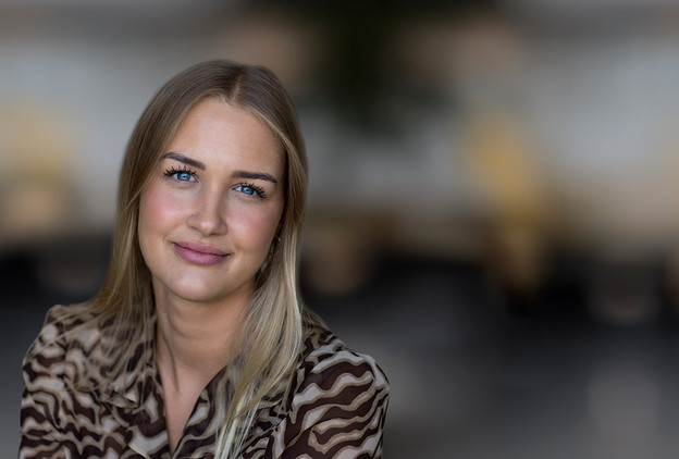 Molly Specht Engdahl sagscontroller hos Lundgrens Jyske Bank politianmeldt for groft bedrageri og bestikkelse. Bedrageri hvilket er blevet udført af Nicolai Hansen, Jeanett Kofoed-Hansen og med hjælp fra Casper Dam Olsen, Anette Kirkeby og Morten Ulrik Gade og Philip Baruch fra Lund Elmer Sandager advokater, der har hjulpet med eller stået bag økonomisk kriminalitet, Jyske Bank har efterfølgende bestukket Lundgrens advokater til ikke at fremlægge klientens svindel sag mod Jysk Bank. Hvis Jyske Bank ikke vil beskrives som bedrageriske og for at stå bag svindel mod bankens kunder så ring til mig +4522227713 Jyske Bank A/S kender mine beviser og tør derfor ikke beskylde mig for at krænke nogle af de mange kriminelle medarbejdere i Jyske Bank, det eneste Jyske Bank har turdet var den 1. Februar 2019. Hvor Lund Elmer Sandager advokater ved et bestyrelsesmedlem fra Jyske Bank, skrive til deres medvirken og korrupte Lundgrens advokater ved Dan Terkildsen, og dette gør Jyske Bank bag min ryg, hvor den advokat Philip Baruch der gentagende gange har løjet over for retten, har skrevet til Lundgrens advokater med beskyldning for at jeg har begået straffelovens overtrædelser. Jyske Bank er gentagende gange, i mails og på video blevet opfordret til at advokatbistand, måske Henrik Høpner der er ekspert i straffelovens bestemmelser vil hjælpe, jeg har også opfordret Jyske Bank til at kontakte politiet, hvis ikke Jyske Bank har lavet hverken bedrageri eller dokumentfalsk, og ej heller har brugt bestikkelse, vanhjemmel, udnyttelse, misbrug af fuldmagt, mandatsvig og den slags ting, min opfordring til Jyske Bank er at de fortæller mig det, eller at Anders Christian Dam anmoder politiet om at efterforske Jyske Bank for bedrageri. De korrupte Lundgrens advokater vil have 232.000 dkk for ikke at fremlægge klientens svindelsag mod Jyske Bank, og for at skjule og tilbageholder flere processkrifter for klienten, samt for at skjule at Jyske Bank A/S bestak Lundgrens advokater ved returkommission i en opgave om rådgivning som Niels Gram-Hanssen udførte, herefter stod 7 ansatte i Lundgrens advokater som inhabile i selskabets sag mod Jyske Bank, de medarbejdere som Lundgrens ved Dan Terkildsen sætter på sagen mod Jyske Bank er følgende. Mette Marie Nielsen der i dag ansat i Danske Bank A/S. Emil Hald Wendelbo Vinstrøm der er ansat i Rambøll A/S. Derudover har også advokat Sebastian Lysholm Nielsen, Jens Grunnet-Nilsson, Karoline Stampe Eriksen og Pernille Hellesøe været over sagen mod Jyske Bank, ingen har hjulpet klienten med noget. Hvis der er nogle som mener de har rettelser, så i blevet opfordret flere gange til at svare på beskyldningerne, men sandheden er jo nogle gange svær at komme uden om. Beskyldninger mod Jyske Bank der alle er skrevet af selskabets ejer til CEO Anders Christian Dam, og bankdirektørerne som Niels Erik Jakobsen, Per Skovhus eller Peter Schleidt, som kan spørger ejeren Carsten Storbjerg Skaarup om ikke at hænge Jyske Bank A/S koncernen ud som en kriminel organisation, det kræver kun dialog, selskabet der ikke kan bekæmpe korruptionen i Danmark, kan kun gøre opmærksom på problemet, som selv ansatte i Danmarks Nationalbank har sagt er en skandale. I så fald Jyske Bank eller måske Rödstenen advokater vil påstå at selskabets ejer lyver, er Jyske Bank og deres kriminelle medvirkende allerede gentagne gange blevet fremlagt muligheden for at kontakte politiet, og der bede om en efterforskning af de fremlagte oplysninger, hverken Morten Ulrik Gade eller Martin Skovsted-Nielsen der er Juridisk Direktør i Jyske Bank, eller koncernchefen CEO Anders Christian Dam, eller koncernledelsen, Benny Laibach Pedersen, Birger Krøgh Nielsen, Bo Ancher Christensen, Carsten Tirsbæk Madsen, Erik Gadeberg, Erik Qvirin Hansen, Hanne Birgitte Møller, Jes Rosendal, Klaus Naur, Knud Nørbo, Lars Stensgaard Mørch, Lars Waalen Sandberg, Martin Skovsted-Nielsen, Peer Roer Pedersen, Rune Møller, Søren Skyum Elbert, Jens Rahbek, Me Sophie Christensen, Christian Wordenskjold B. Andreasen, Dorthe Kirkeby, Torbjörn Egerdal, tør stille spørgsmålstegn til beviserne. Vedtægter som Højesteretsdommer Kurt Rasmussen fra domstolsstyrelsen sammen med advokater som Birgitte Frølund fra Horten advokater. / Jens Steen Jensen fra Kromann Reumert advokater. selskabet har ved ejeren 16-02-2023. skrevet til ledelsen i Kromann Reumert og forespørger Kromann Reumert, om advokatfirmaet ved ledelsen er enig med Jens Steen Jensens holdninger, advokaterne har ikke svaret, hvilket viser at Kromann Reumert advokater som selskab er enige, med også Jurist Rikke Skadhauge Seerup Krogsgaard tidl. Forbrugerklagenævnet, nu Lægemiddelstyrelsen. og Henrik Hyltoft fra Dansk erhverv der har afgjort en lovreglen, som blot skal stadfæstes i Folketinget, således de er glædende for alle samfundets borger, der måtte have brug for en advokat. Som en direkte følge af de illoyale Lundgrens handlinger der har hjulpet Jyske bank med at lave bedrageri. :-) Ønsker du nogle udskrifter af klage 5. juni 2020. dokumenter eller af advokatnævnets afgørelse 30 juni 2021. så kan i skrive til banknyt@gmail.com mærk. Ønsker at se følgende dokumentation Advokatnævnet har lavet denne beslutning for at dække over korruption i Danmark, og for at dække over Jyske Banks forbrydelser, hvilket er sket som led i nepotisme, kammerateri og sker gennem staten og myndigheder samt partnere for at beskytte statens egne økonomiske interesser i Jyske Bank, og som igen sker på bekostning af retssikkerheden, og fratagelse af danskernes egen ret til at bestemme over deres egen sag eller sager. Jyske Bank skjuler bankens bedrageri, hvilket er udført i forening og derfor er kaldet for organiseret kriminalitet. Find the corrupt Lundgren lawyers here. Lundgrens Advokatpartnerselskab Tuborg Boulevard 12 DK-2900 Hellerup info@lundgrens.dk +45 3525 2535 Lundgrens advokater er korrupte, efter Jyske Bank har bestukket Lundgrens advokater til ikke at fremlægge klients svig påstande mod Jyske Bank, du finder de Lundgrens advokater i Regus Management ejendomme. Mød det korrupte Lundgrens på Tuborg Boulevard 12. 2900 Hellerup. Remember now. A false or corrupt lawyer is a threat to the Danish legal community. :-) Her er de advokat etiske regler som Lundgrens advokater arbejder efter, tør du bruge Lundgrens advokater, tør du stole på Lundgrens advokater, som mener. Det er ikke en overtrædelse af god advokatskik: At det alene er advokaterne, der bestemmer hvad en klient må få fremlagt af påstande og anbringer. Det er ikke en overtrædelse af god advokatskik: At det alene er advokaterne, som bestemmer hvilket beviser en klient må få fremlagt til klientens påstande og anbringer. Det er ikke en overtrædelse af god advokatskik: At advokaten ændrer i klientens påstand, hvis en klient påstår noget er u-sandt, falsk, eller ugyldig, så må advokaten gerne ændre klientens påstand til det modsatte. Det er ikke en overtrædelse af god advokatskik: At advokater ikke svare på klientens henvendelser. Det er ikke en overtrædelse af god advokatskik: At advokater ikke dele sagsøgers processkrifter med klienten. Det er ikke en overtrædelse af god advokatskik: At advokater ikke dele sagsøgtes processkrifter med klienten. Det er ikke en overtrædelse af god advokatskik: At advokater ikke deler alle retsbøger med klienten. Det er ikke en overtrædelse af god advokatskik: At advokater ikke udleverer klienten kopi af alle retsbøger, selv om klienten anmoder advokaten om det. Det er ikke en overtrædelse af god advokatskik: At advokater ikke udleverer klienten kopi af alle retsbøger, selv om klienten anmoder både advokaten, men også domstolen om det. “Hvilket skete ved at anmode domstolen om aktindsigt i sin sag mod Jyske Bank A/S da Lundgrens advokater ikke ville udlevere klienten kopi af alle retsbøger og processkrifter.” Det er ikke en overtrædelse af god advokatskik: At selv om advokater har bekræftet mundtligt, ”eller med optagelse” overfor deres klienter, at disse advokater ikke fremlægger noget for retten, uden klienten er helt enig med advokaten, selv om advokater mod instruks, efterfølgende fremlægge påstande, der ikke er sammenligneligt med klientens påstande. Det er ikke en overtrædelse af god advokatskik: At advokater ændrer i klientens anbringender, selv om klienten har skrevet til advokaten, du må intet fremlægge for domstolen, uden at jeg ”klienten” har godkendt det. Det er ikke en overtrædelse af god advokatskik: At advokater ændrer klientens anbringender, også uden at oplyse klienten noget om det, altså advokater behøver ikke at dele noget af det som advokaten fremlægger med klienten. Det er ikke en overtrædelse af god advokatskik: At advokater indkalder andre vidner end dem klienten har sagt, også uden at oplyse klienten noget om det. Det er ikke en overtrædelse af god advokatskik: At advokater fjerne klientens vidner, også uden at oplyse klienten noget om det. Det er ikke en overtrædelse af god advokatskik: At advokater laver litrerings rod, ved fremlæggelse af bilag, og så efterfølgende beskylder klienten for det. Det er ikke en overtrædelse af god advokatskik: At advokater vildleder klienten. Det er ikke en overtrædelse af god advokatskik: At advokater skriver ydelser på en klient, så som taxaregninger på en klient, selv om det ikke vedrører klienten. Det er ikke en overtrædelse af god advokatskik: At advokater ikke svare klienten på spørgsmål der omhandler spørgsmål, hvorvidt andre advokater fra samme advokatkontoret, måtte have arbejder for den samme virksomhed, som klientens advokaten er ansat til at fremlægge en svig og falsk sag imod. Det er ikke en overtrædelse af god advokatskik: At advokater ikke svare deres klienter på spørgsmål, og som advokaten bagefter tager honorar / betaling for ikke at svare på det deres klienter spørger om. Det er ikke en overtrædelse af god advokatskik: At advokater skjuler overfor deres klienter, når retten har skrevet til advokaten at retten vil se bort fra klientens egne fremlagte skriftlige vidneforklaringer, med klientens påstande og bilag som understøtter klientens forklaring, hvilket klienten selv sendte til retten, efter advokaten desværre glemte at fremlægge klientens påstande for retten. Det er ikke en overtrædelse af god advokatskik: At en advokat opfordrer en klient til at fortsætte med at udføre handlinger, som modpartens advokat i en sag, har skrevet til klientens advokat er strafbar handling. Det er ikke en overtrædelse af god advokatskik: At en advokat tilbageholder breve for klienten, hvori klienten beskyldes for at begå strafbar handling, eftersom advokater ikke behøver oplyse klienten om at klienten, beskyldes for at for at overtræde straffeloven. Det er ikke en overtrædelse af god advokatskik: At bryde tavshedspligten ved i retsforhold, ikke at skjule mailadresser som er sendt BBC. og som klienten naturligt ønsker skjult. Hilsen Jyske Bank bilen som den konservative Dan Terkildsen elsker Jyske Bank bilen.